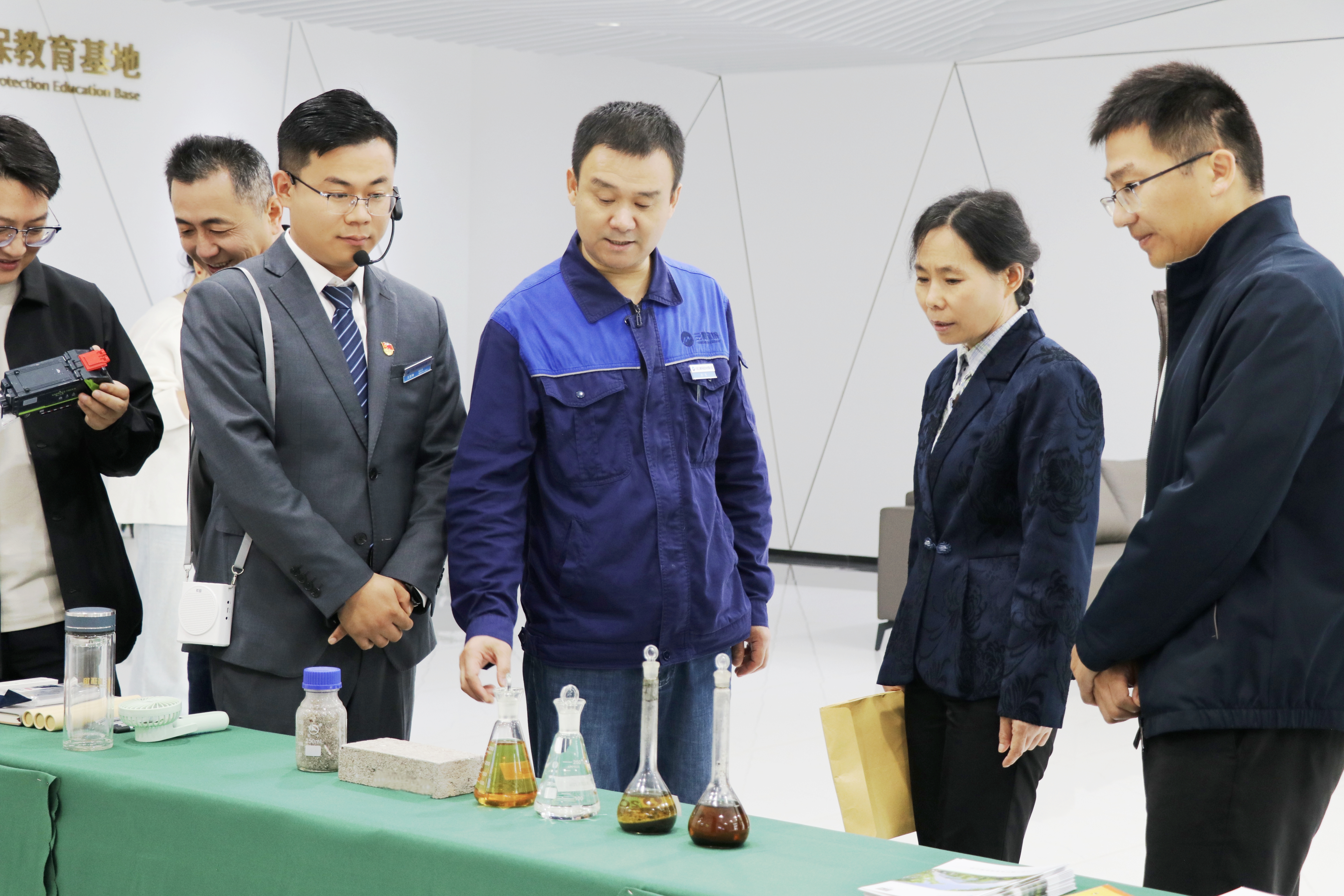 10月17日，安徽省生态环境厅调研六安开云体育公司 为环保教育基地注入新动能.jpg